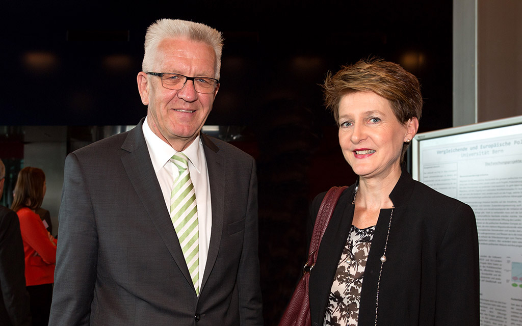 La présidente de la Confédération Simonetta Sommaruga et le ministre-président du Bade-Wurtemberg Winfried Kretschmann, lors du Forum européen de Lucerne (photo : Forum européen)